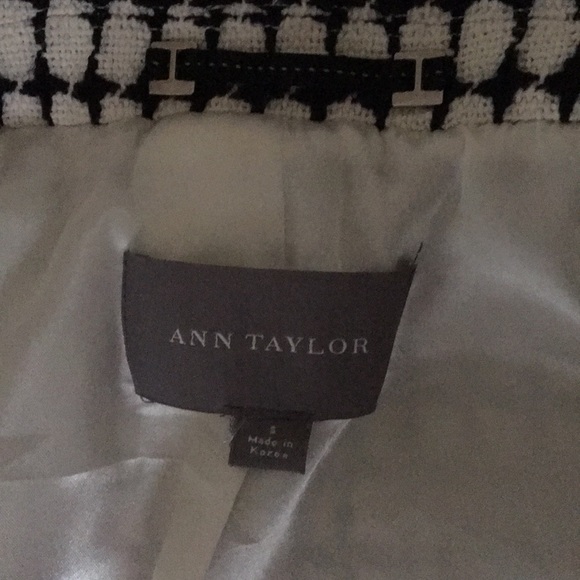 Ann Taylor. Size small. Jacket/blazer. - Picture 3 of 8